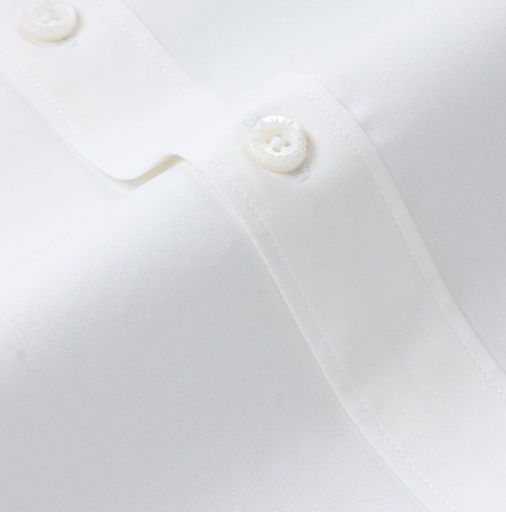 男士長(zhǎng)袖襯衫A-04前門(mén)襟紐扣細(xì)節(jié)圖