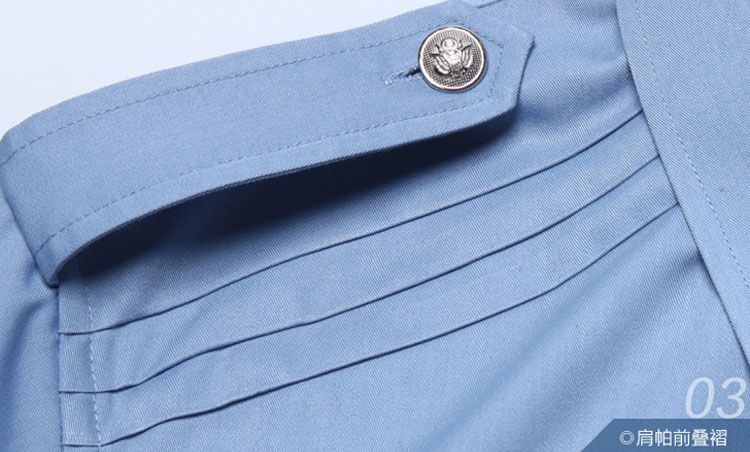 肩部壓褶設計，更有厚重感